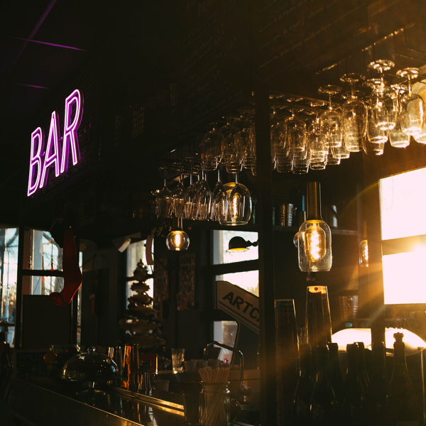 Intérieur du Velcroc pendant la golden hour à lyon